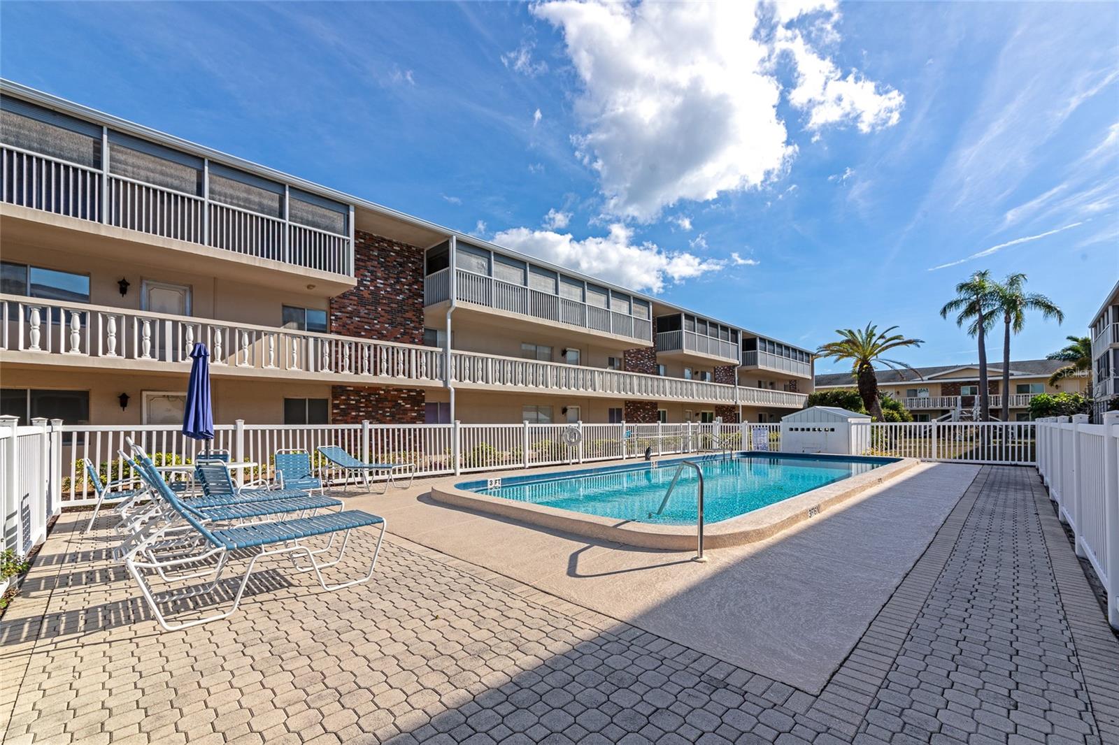 SUNLAND APTS - Residential