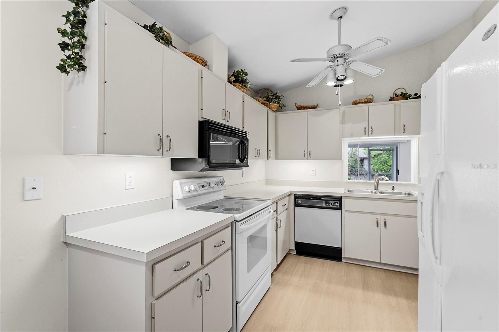 CHARTLEY COURT - Residential