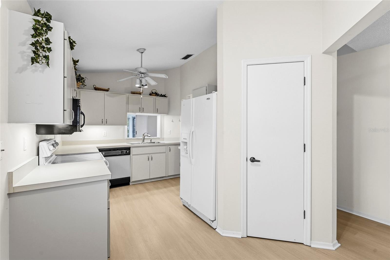 CHARTLEY COURT - Residential