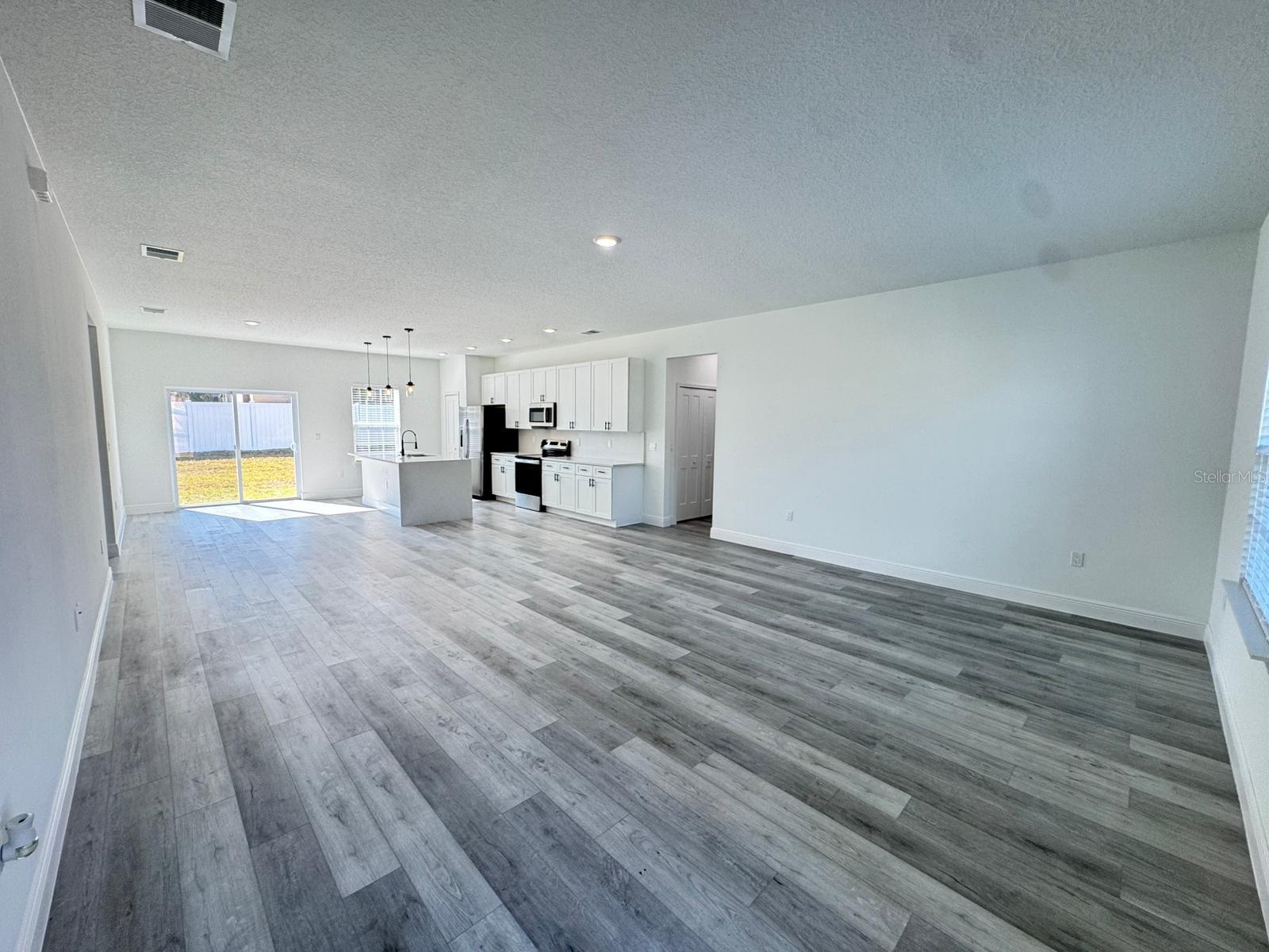 MARION OAKS UN 5 - Residential Lease