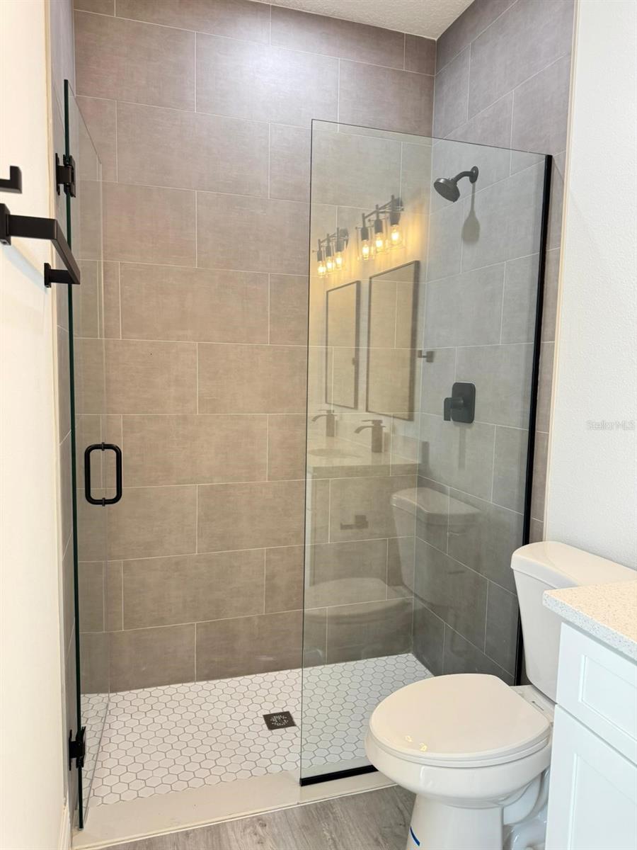 MARION OAKS UN 5 - Residential Lease