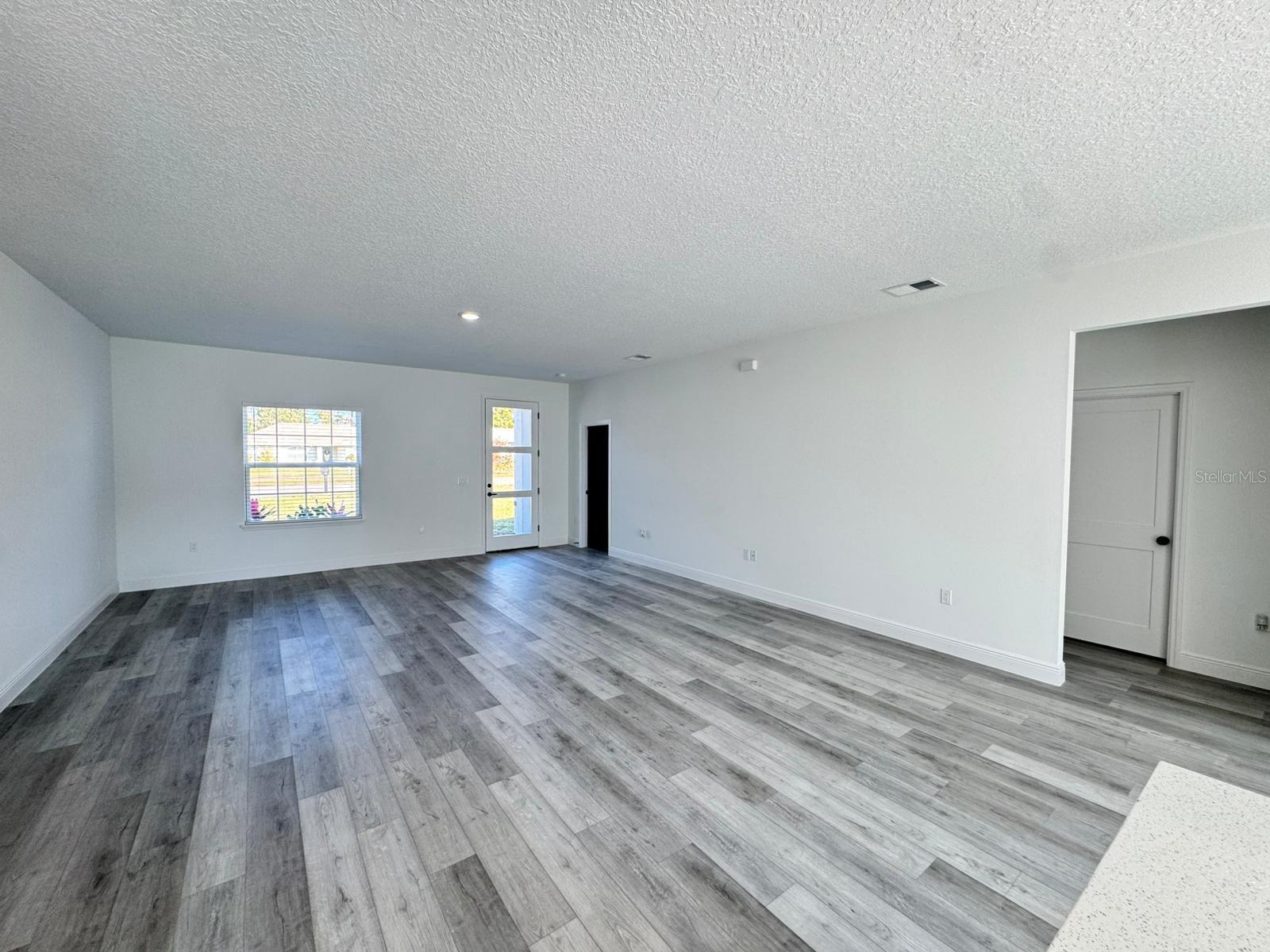 MARION OAKS UN 5 - Residential Lease