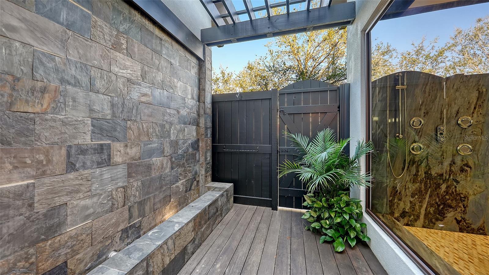 LAKE CLUB PHASE II UNIT 1-A - Residential