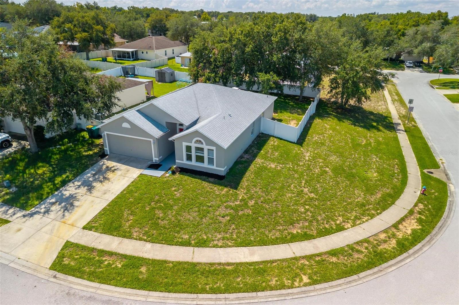 2417 SANDRIDGE CIRCLE