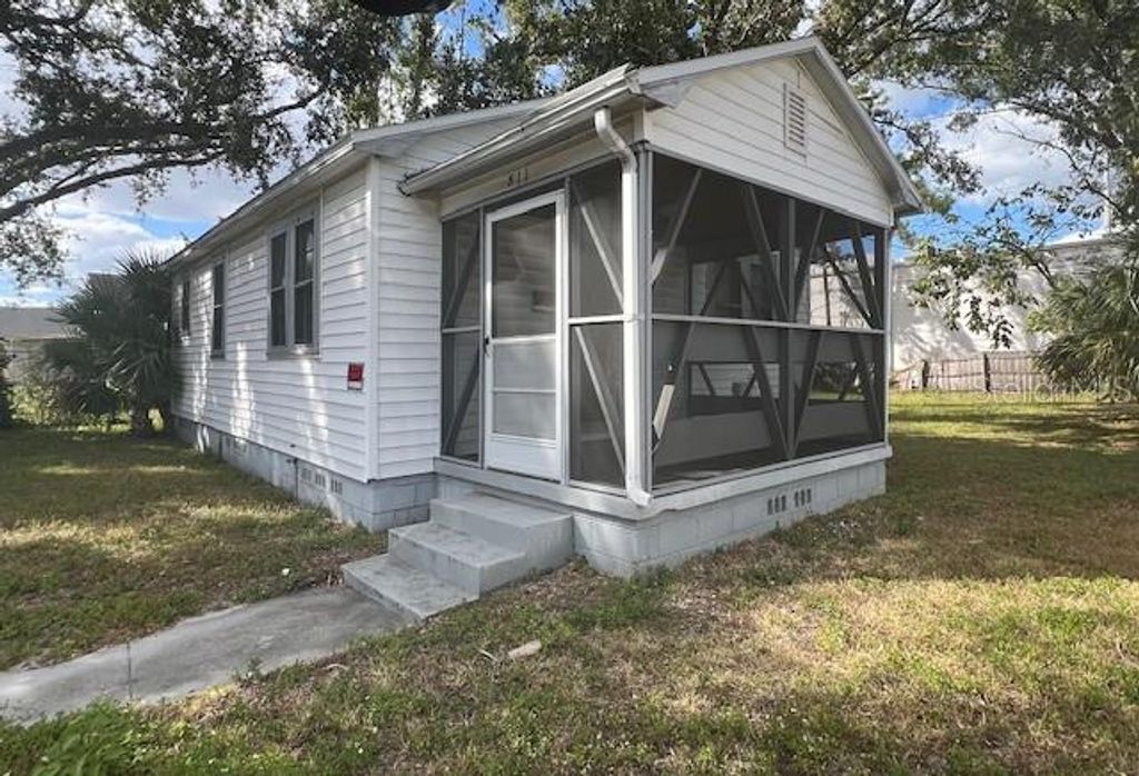 Photo of 811 W Orient Street, Tampa, FL 33603 (MLS # TB8438503)