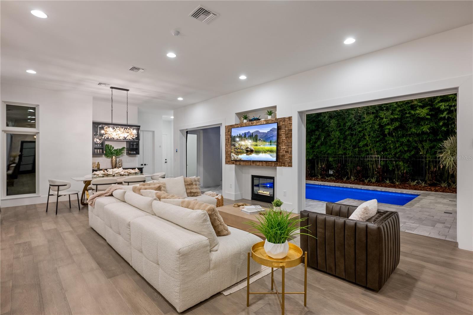 TWIN ACRES - Residential