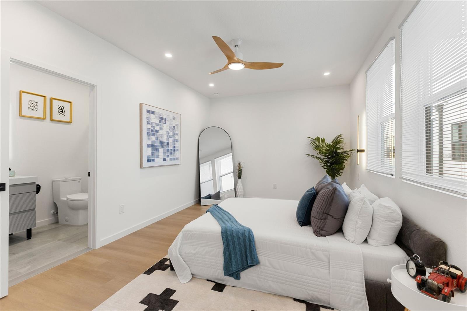 4TH STREET GARDENS - Residential