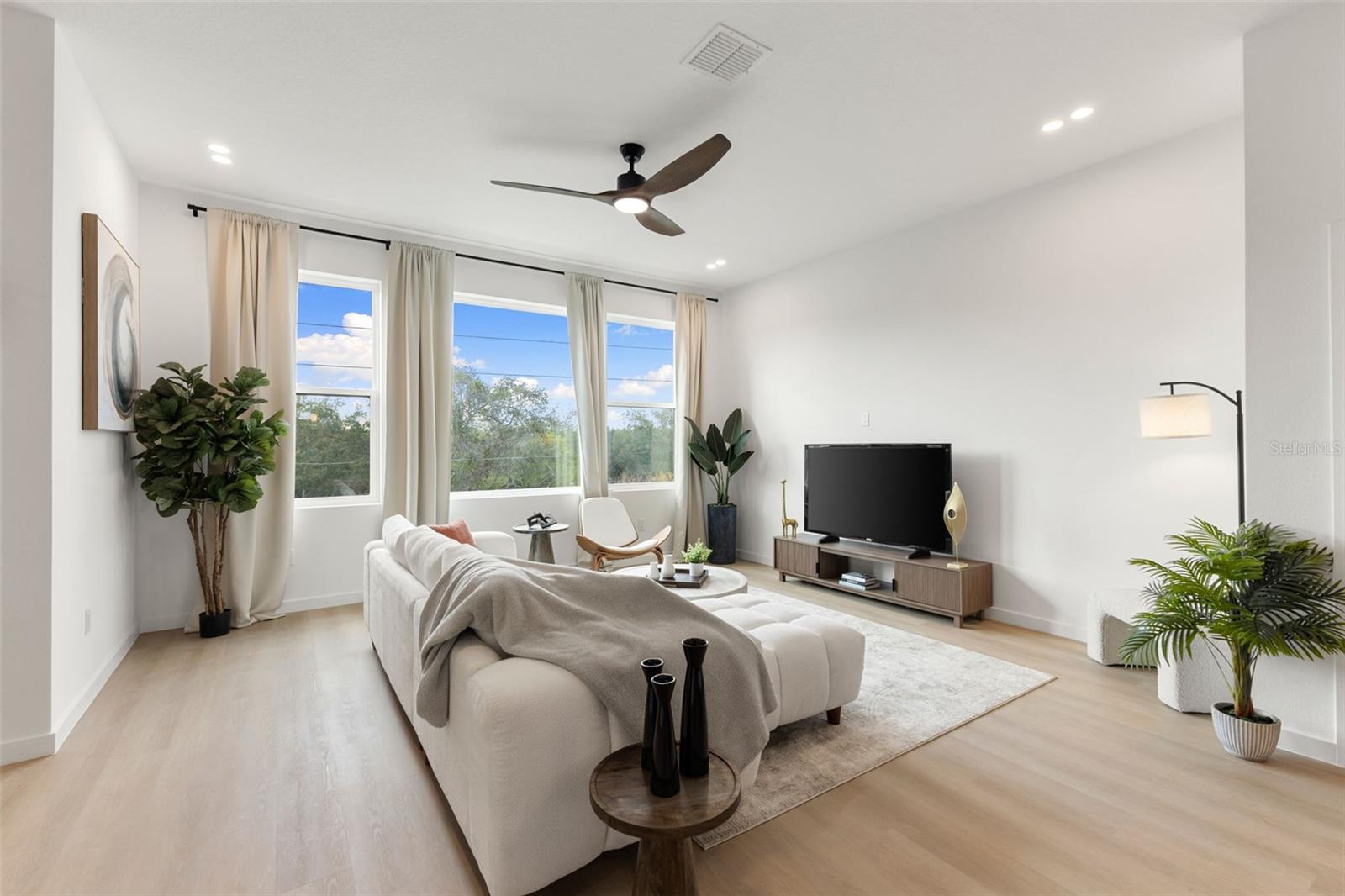 4TH STREET GARDENS - Residential