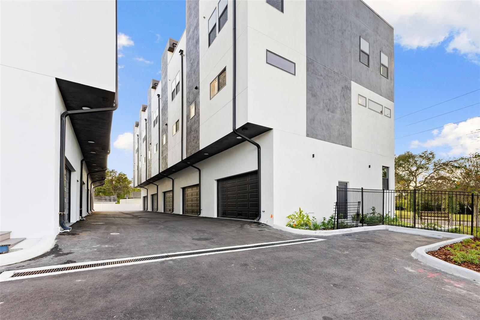 4TH STREET GARDENS - Residential