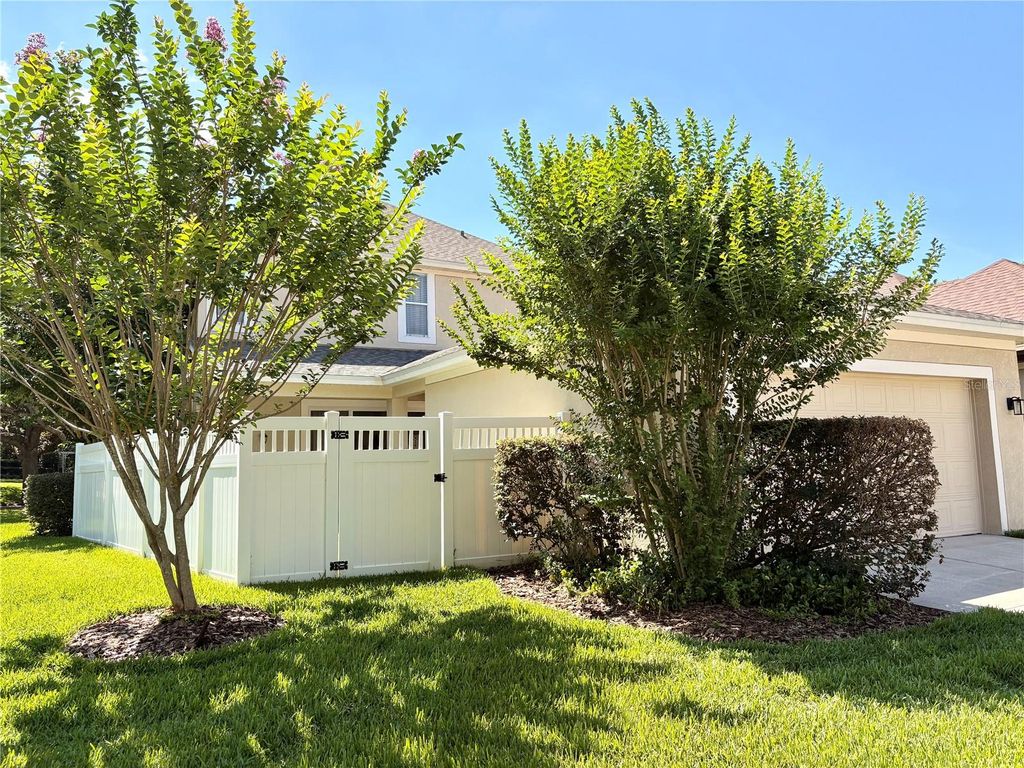 Photo of 239 W Tarrington Drive, Deland, FL 32724 (MLS # V4949132)