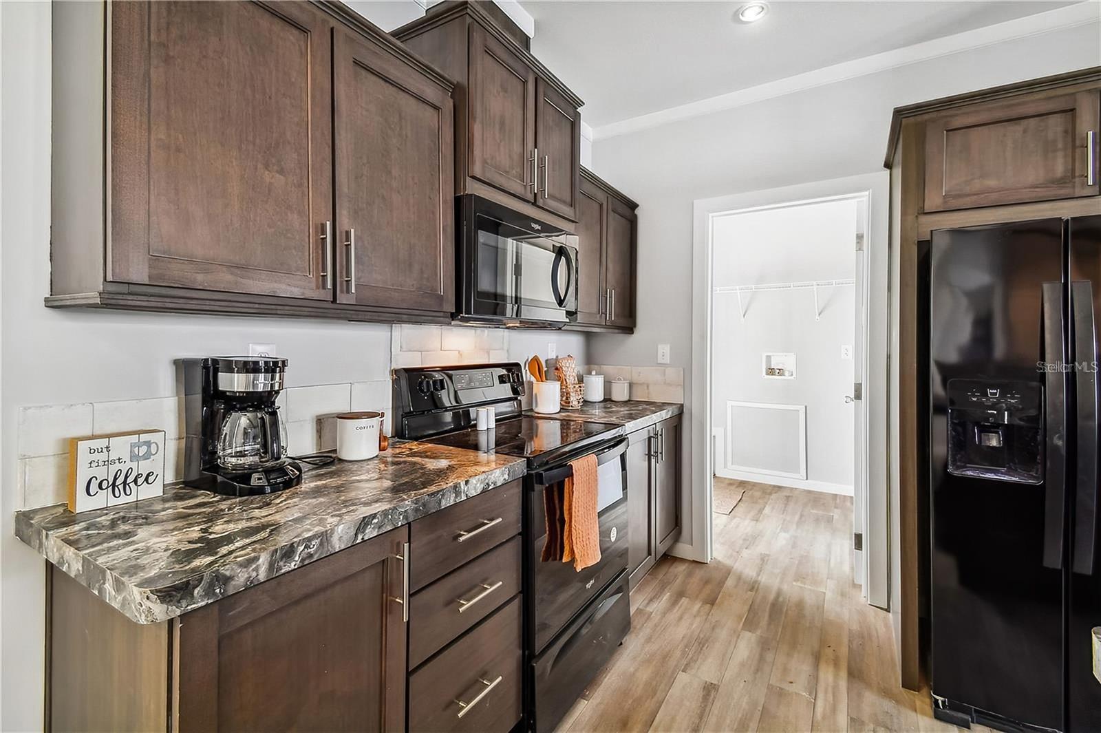 HAMPTON COURT UNREC - Residential