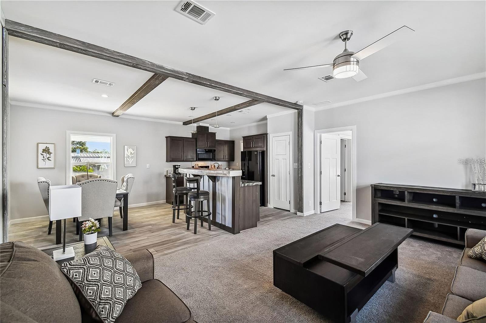 HAMPTON COURT UNREC - Residential