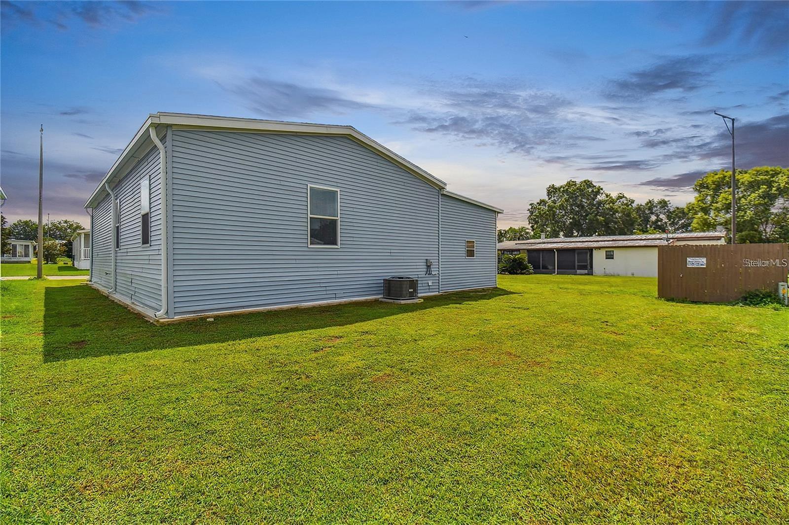 HAMPTON COURT UNREC - Residential