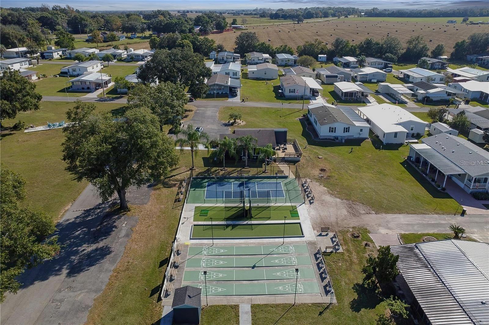 HAMPTON COURT UNREC - Residential