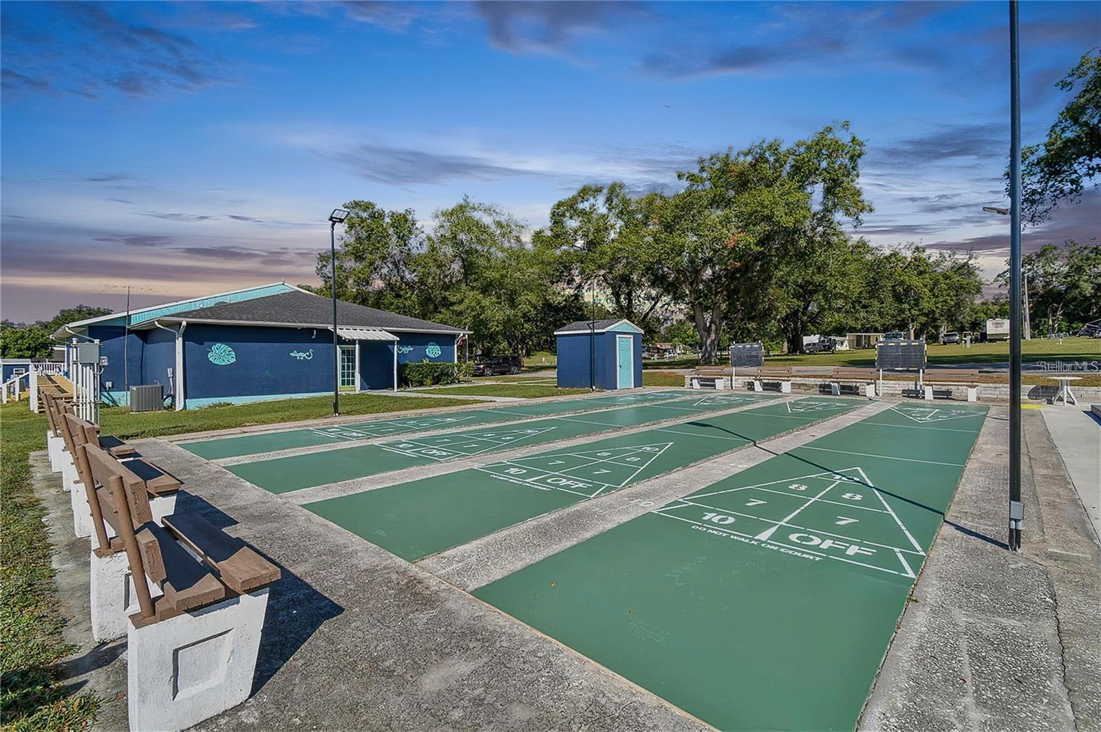 HAMPTON COURT UNREC - Residential