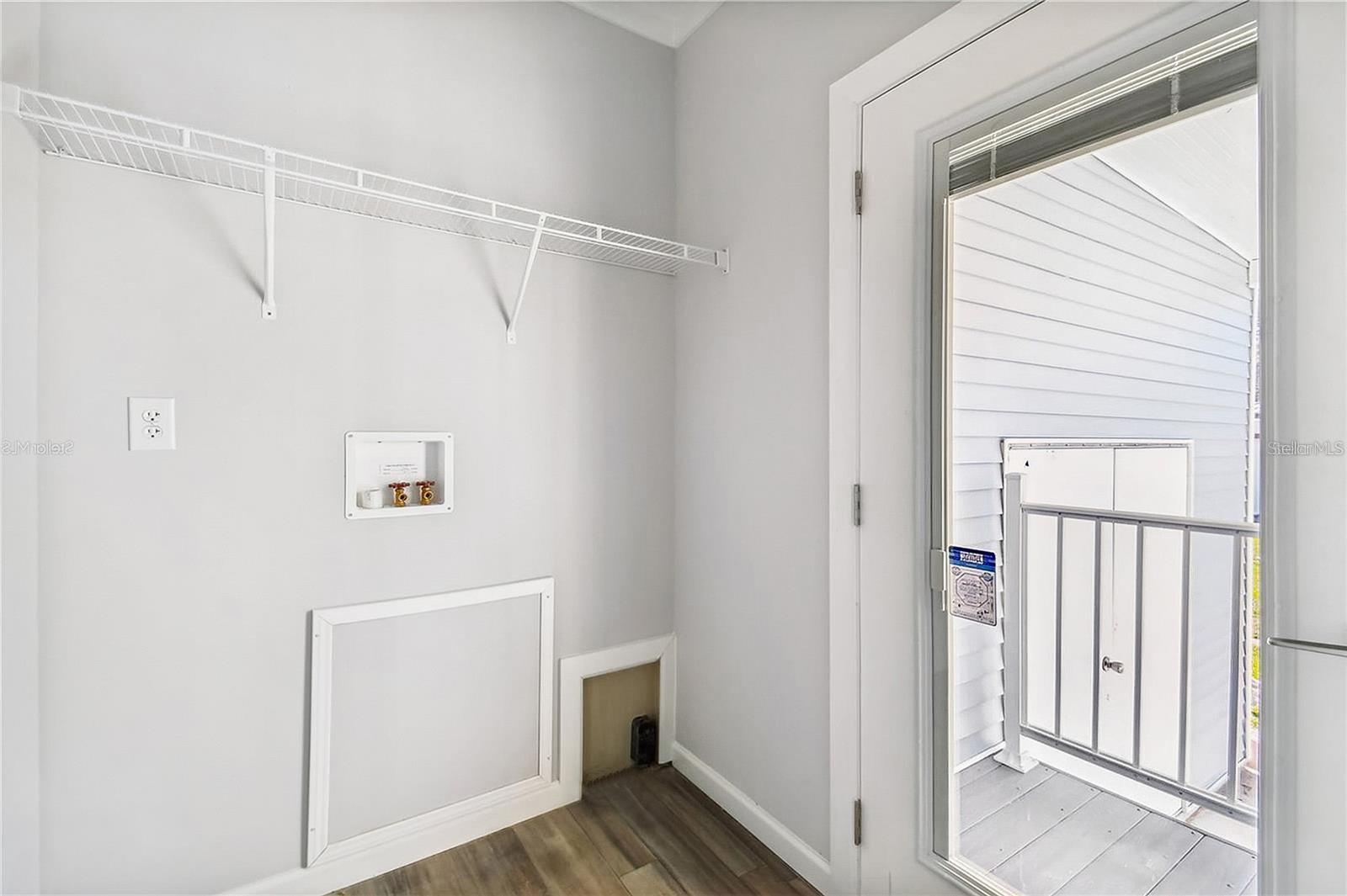 HAMPTON COURT UNREC - Residential