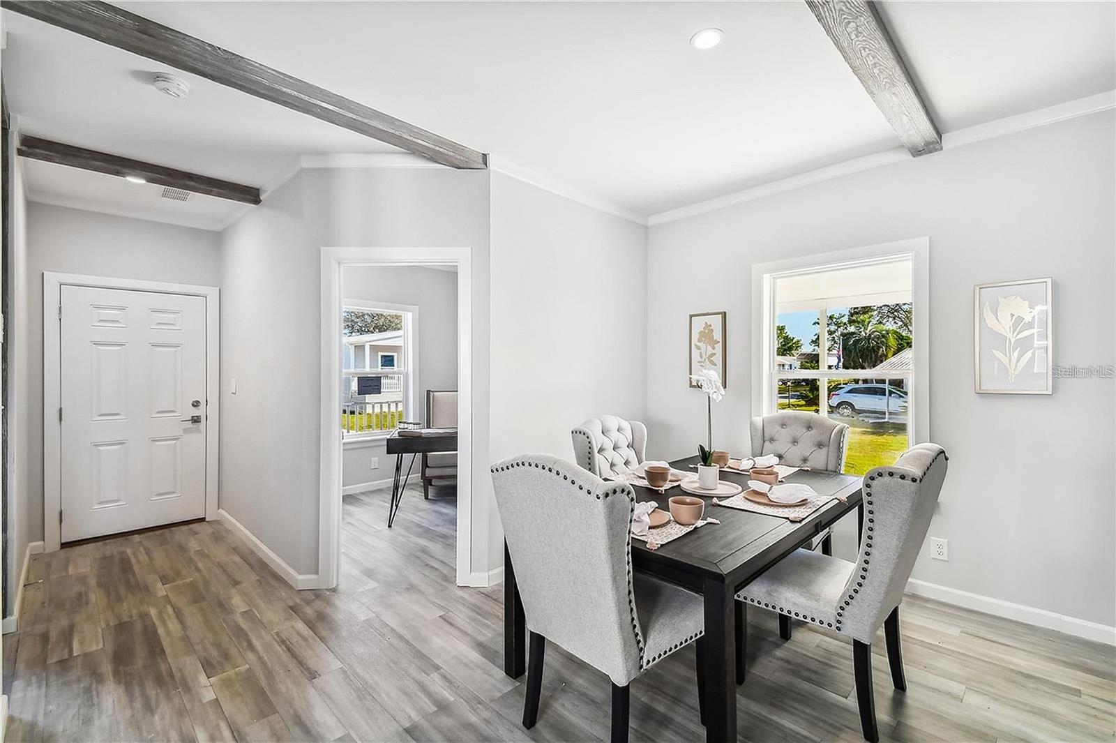 HAMPTON COURT UNREC - Residential