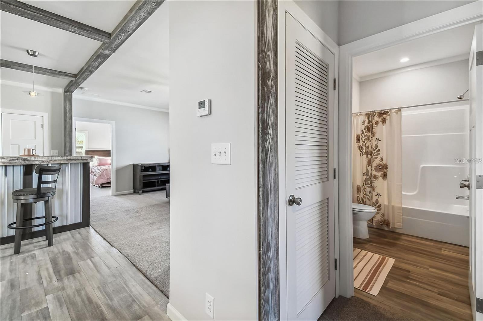 HAMPTON COURT UNREC - Residential