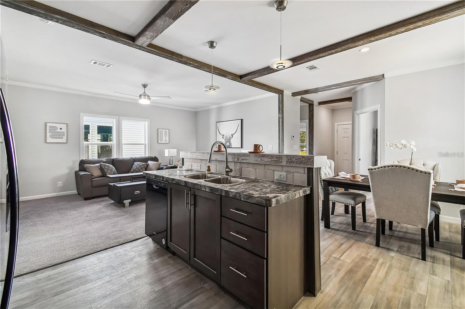 HAMPTON COURT UNREC - Residential