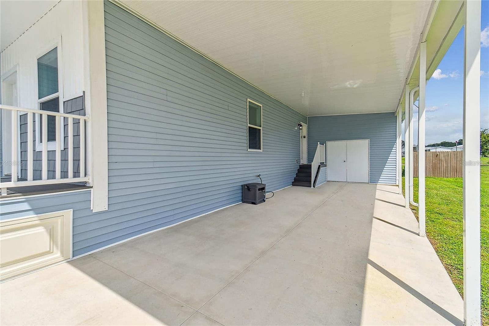 HAMPTON COURT UNREC - Residential