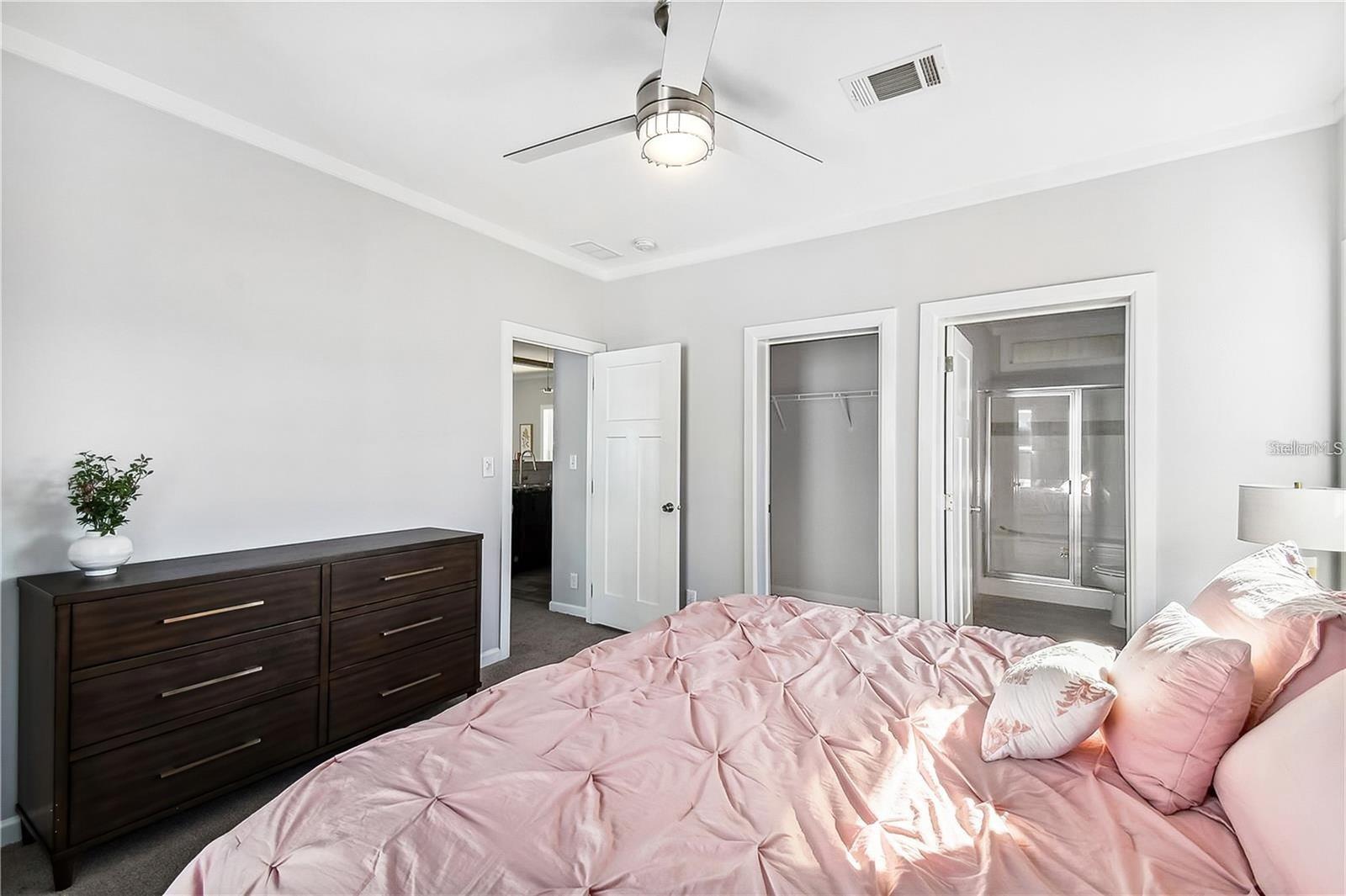 HAMPTON COURT UNREC - Residential