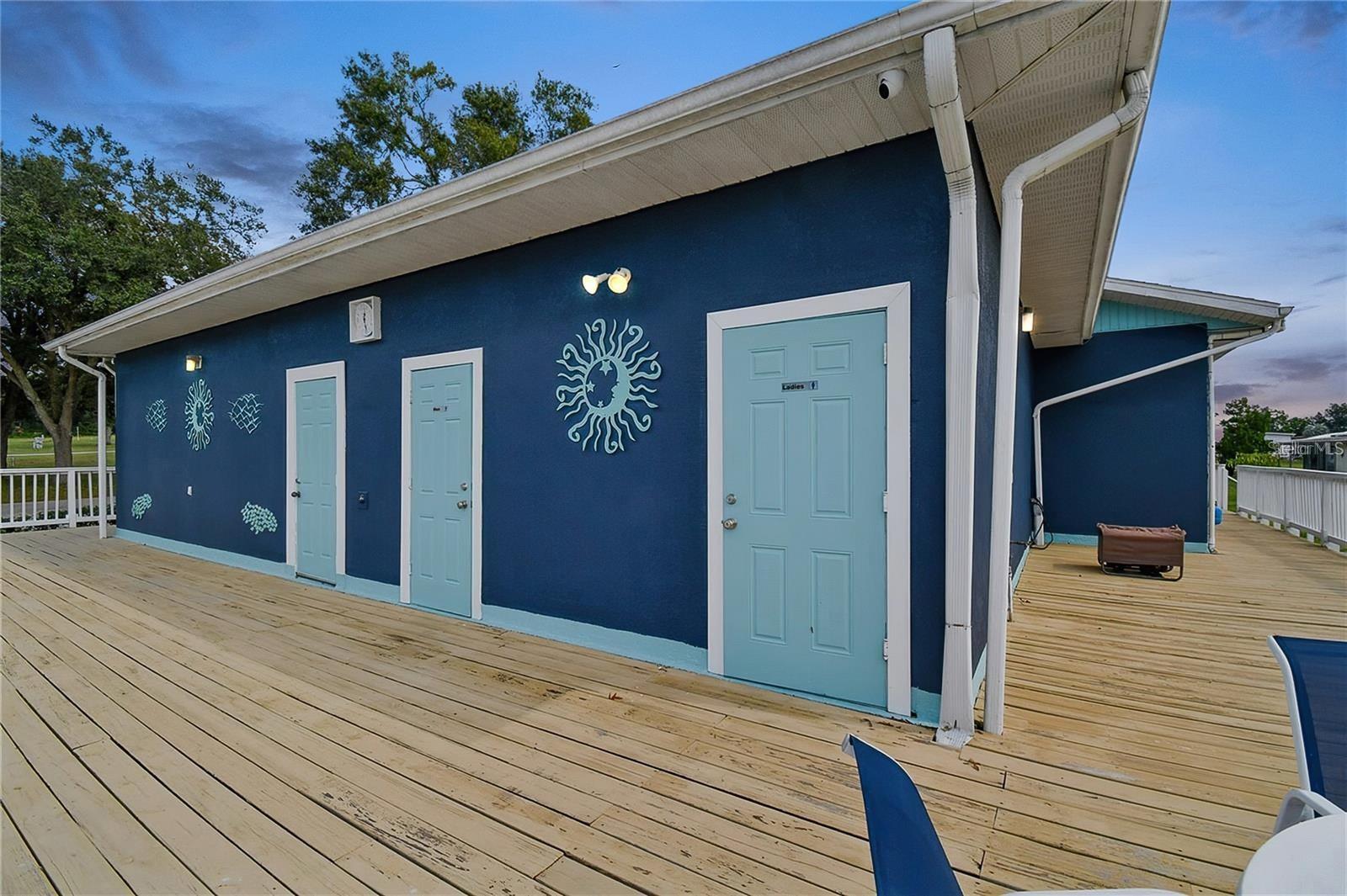 HAMPTON COURT UNREC - Residential