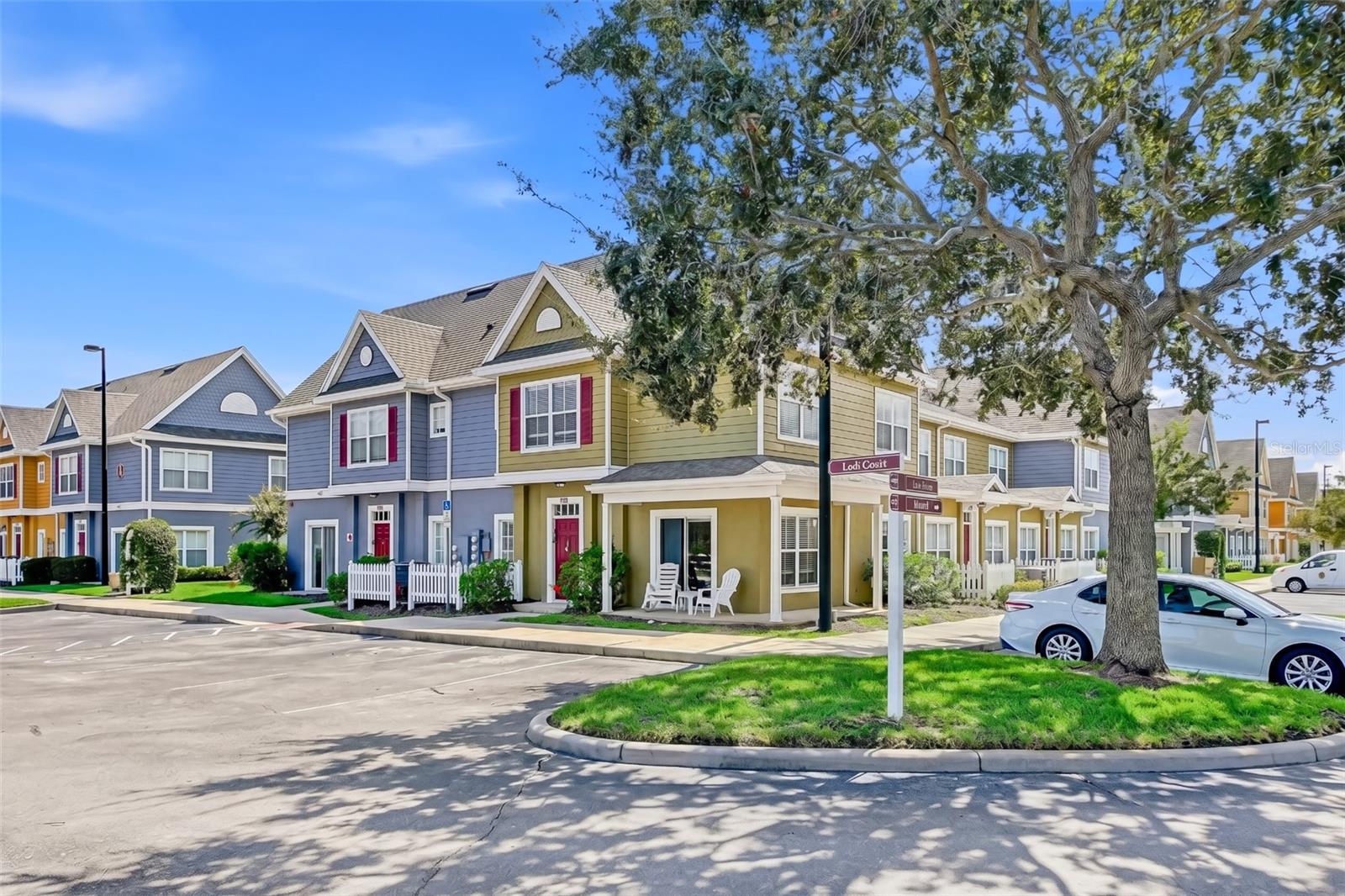 VILLAS AT SEVEN DWARFS LANE CONDO - Residential