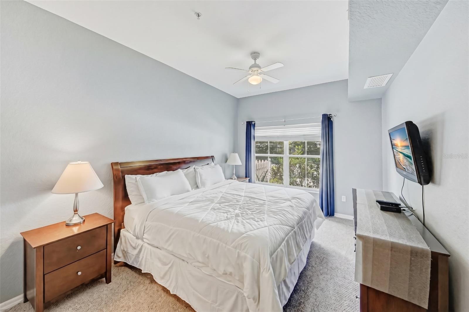 VILLAS AT SEVEN DWARFS LANE CONDO - Residential
