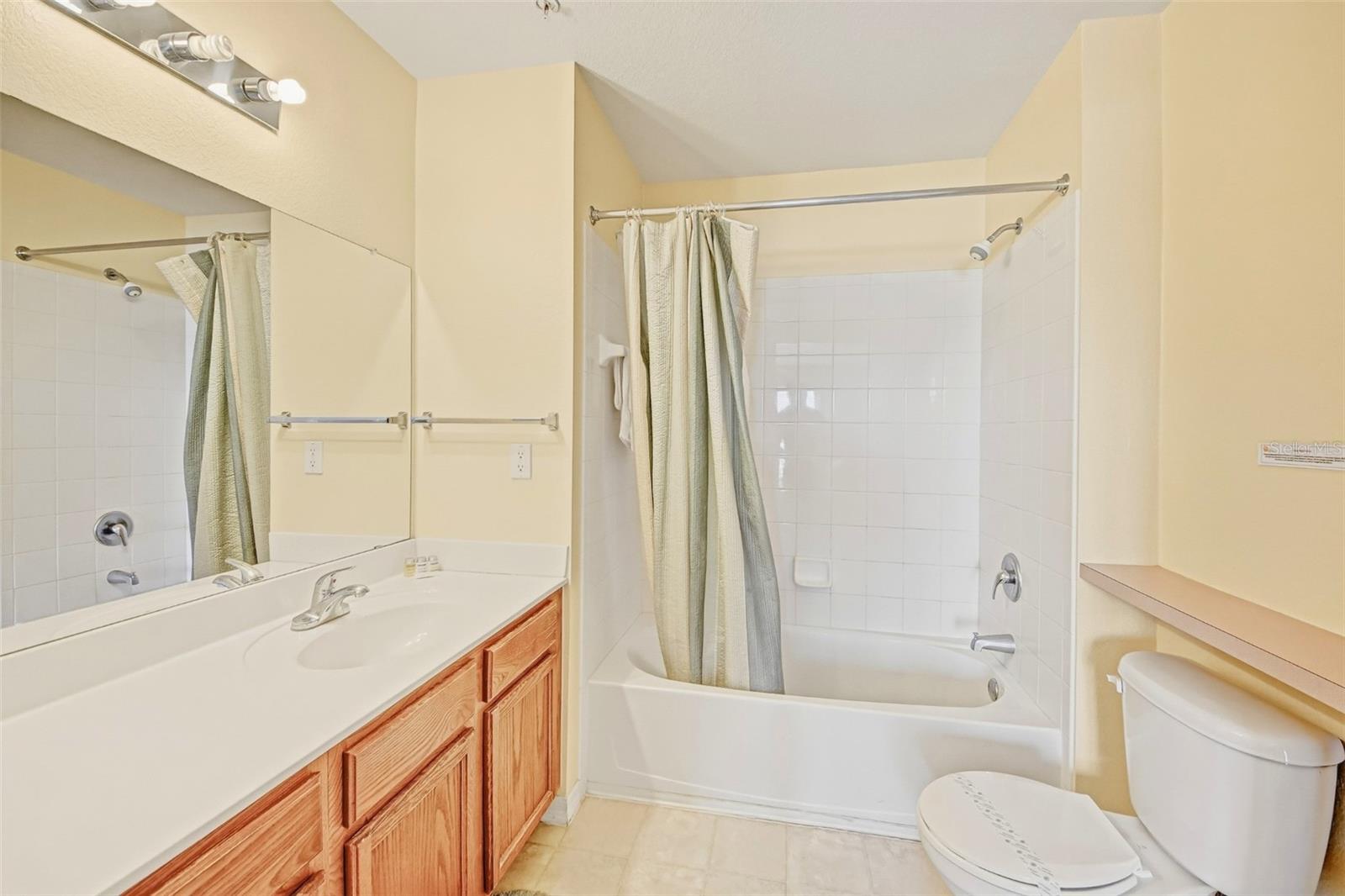 VILLAS AT SEVEN DWARFS LANE CONDO - Residential