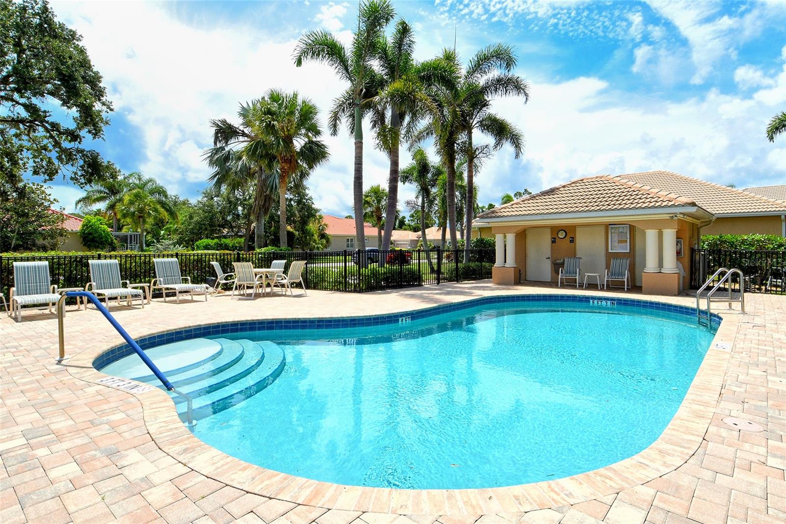 WILLOWBROOK - Residential