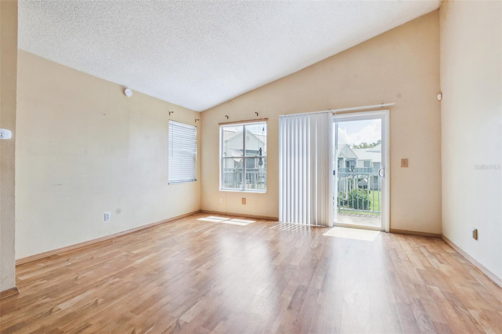 DOCKSIDE CONDO - Residential