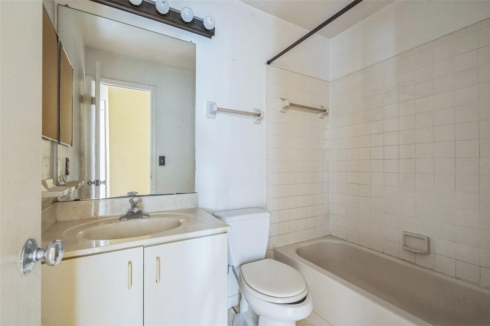 DOCKSIDE CONDO - Residential