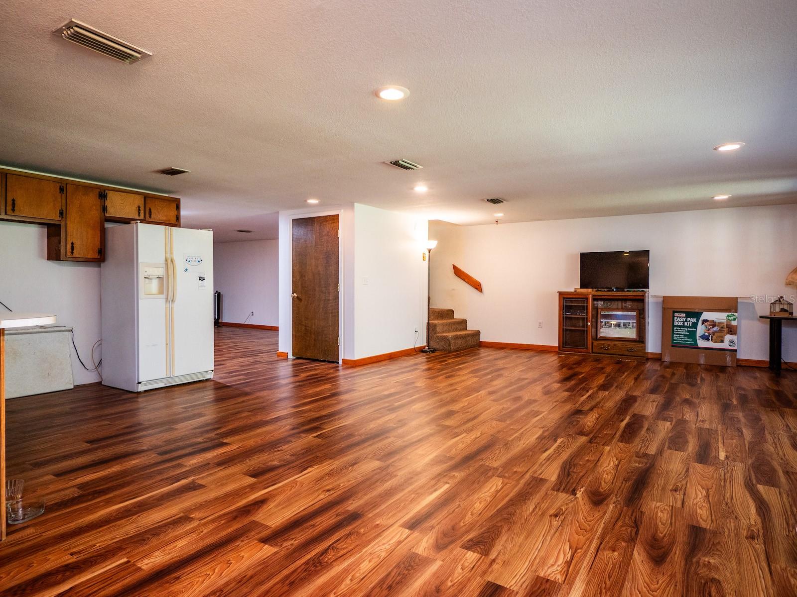 OLD CEDAR LANDING ESTATE - Residential