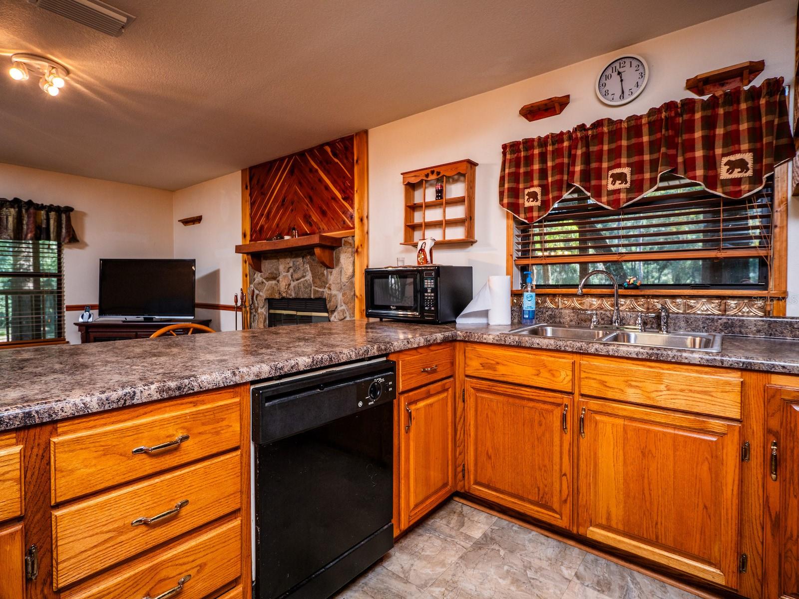 OLD CEDAR LANDING ESTATE - Residential