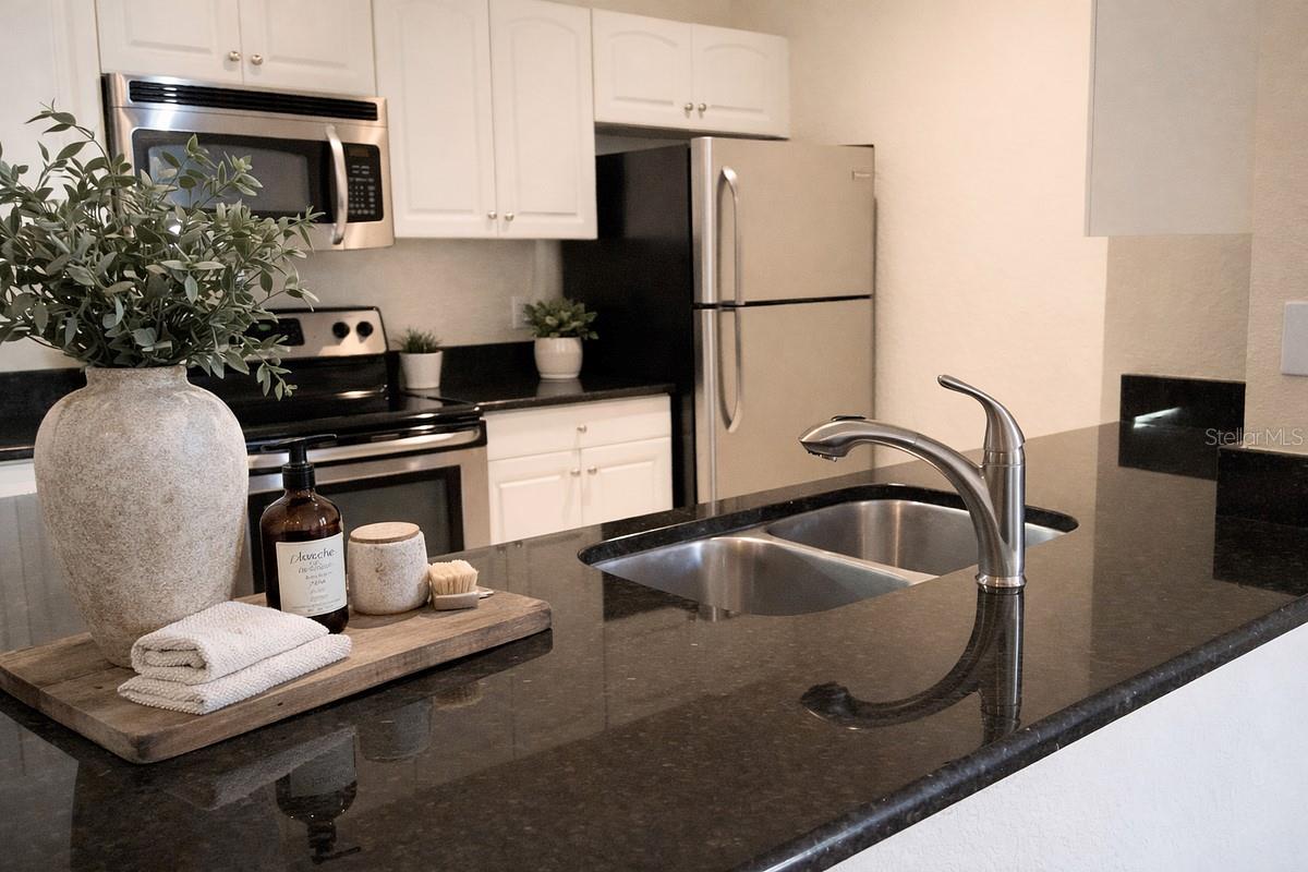 PARK NORTH/CLONEY PLACE CONDO - Residential Lease