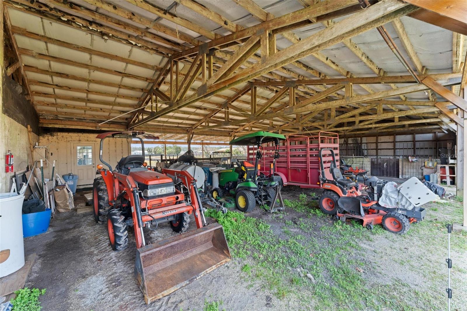 REVEILLE FARMS UNREC - Residential