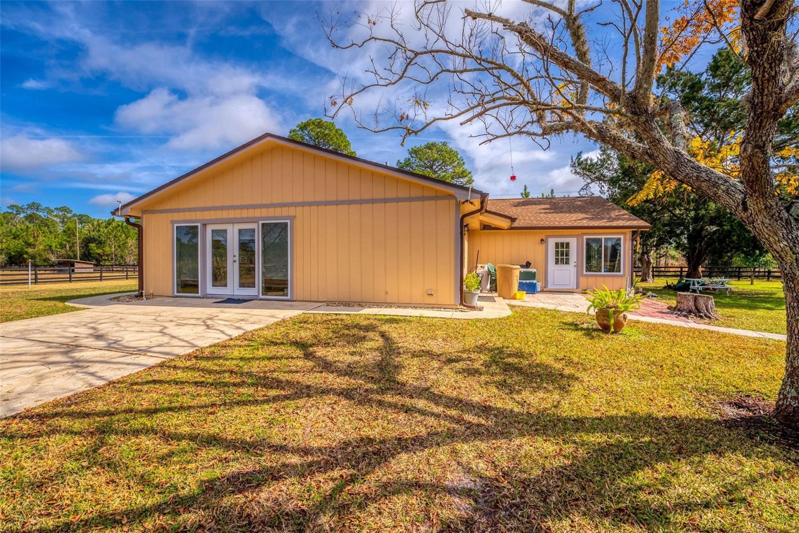 1327 W STATE ROAD 40