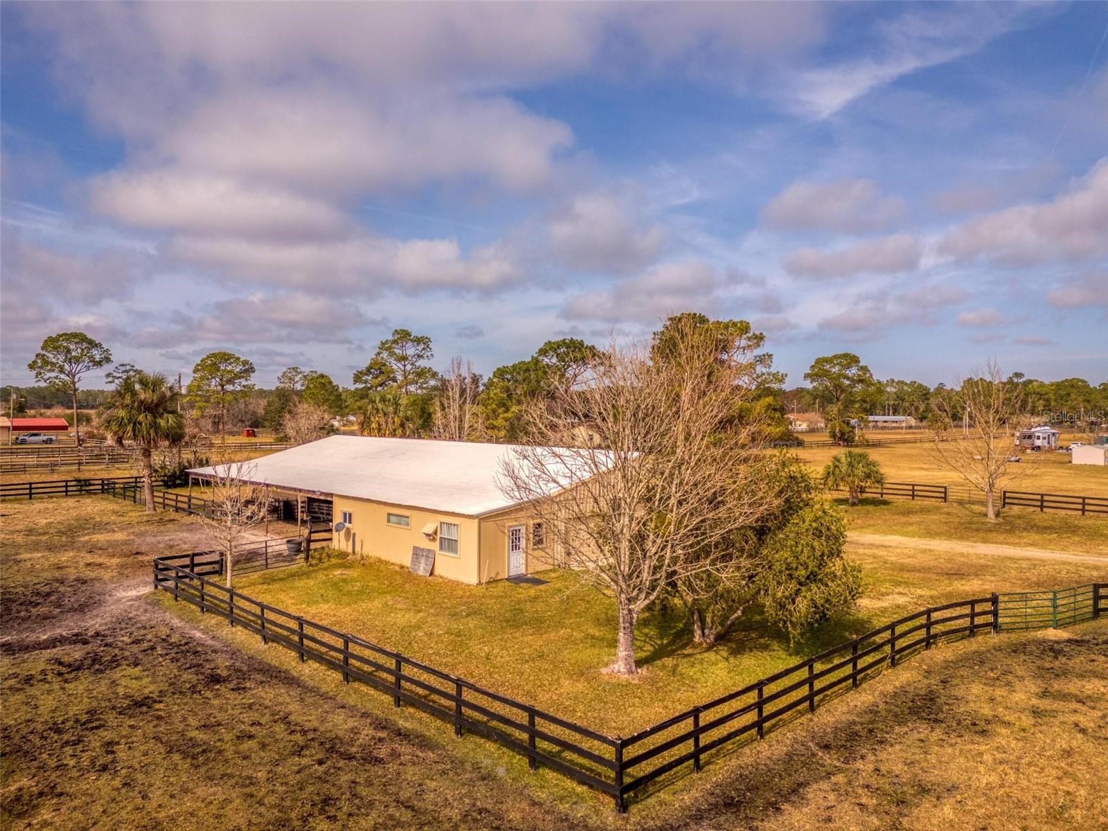 REVEILLE FARMS UNREC - Residential