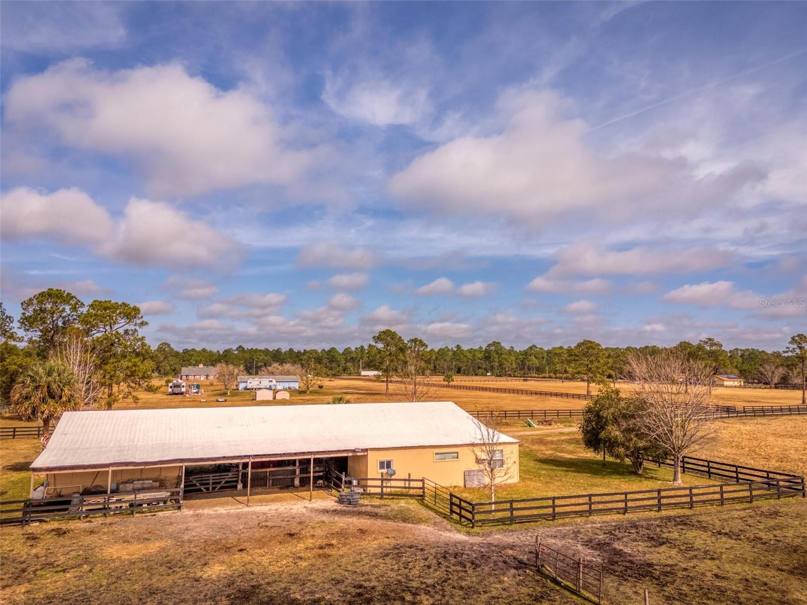 REVEILLE FARMS UNREC - Residential