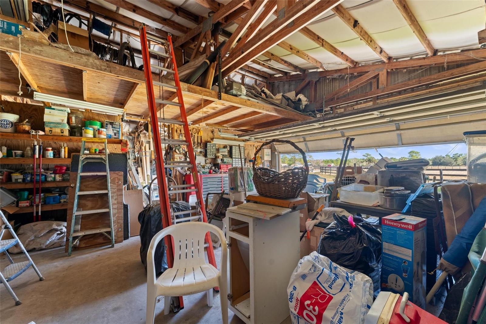 REVEILLE FARMS UNREC - Residential