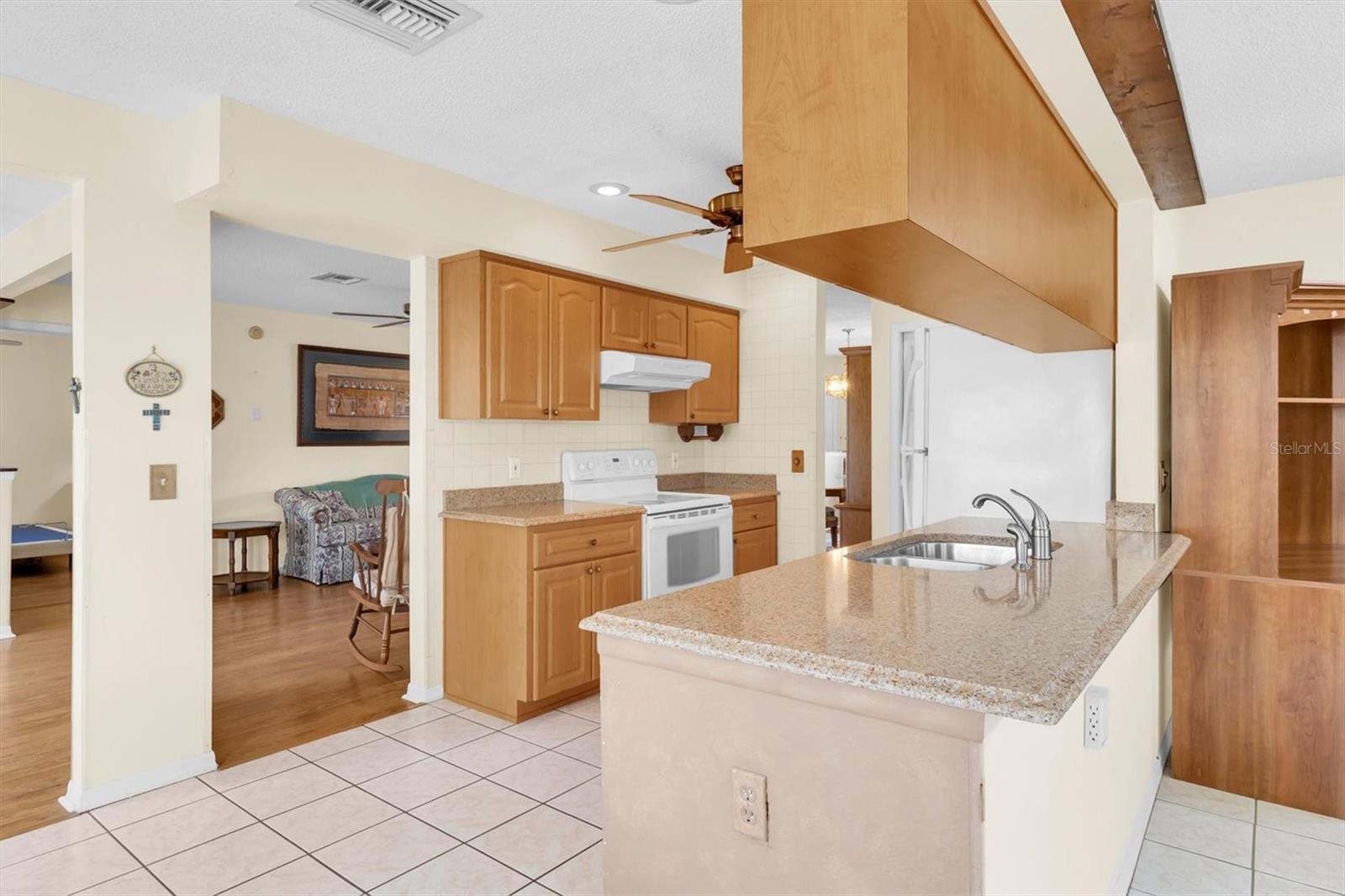 CAMBRIDGE COMMONS CONDO PH 01 - Residential