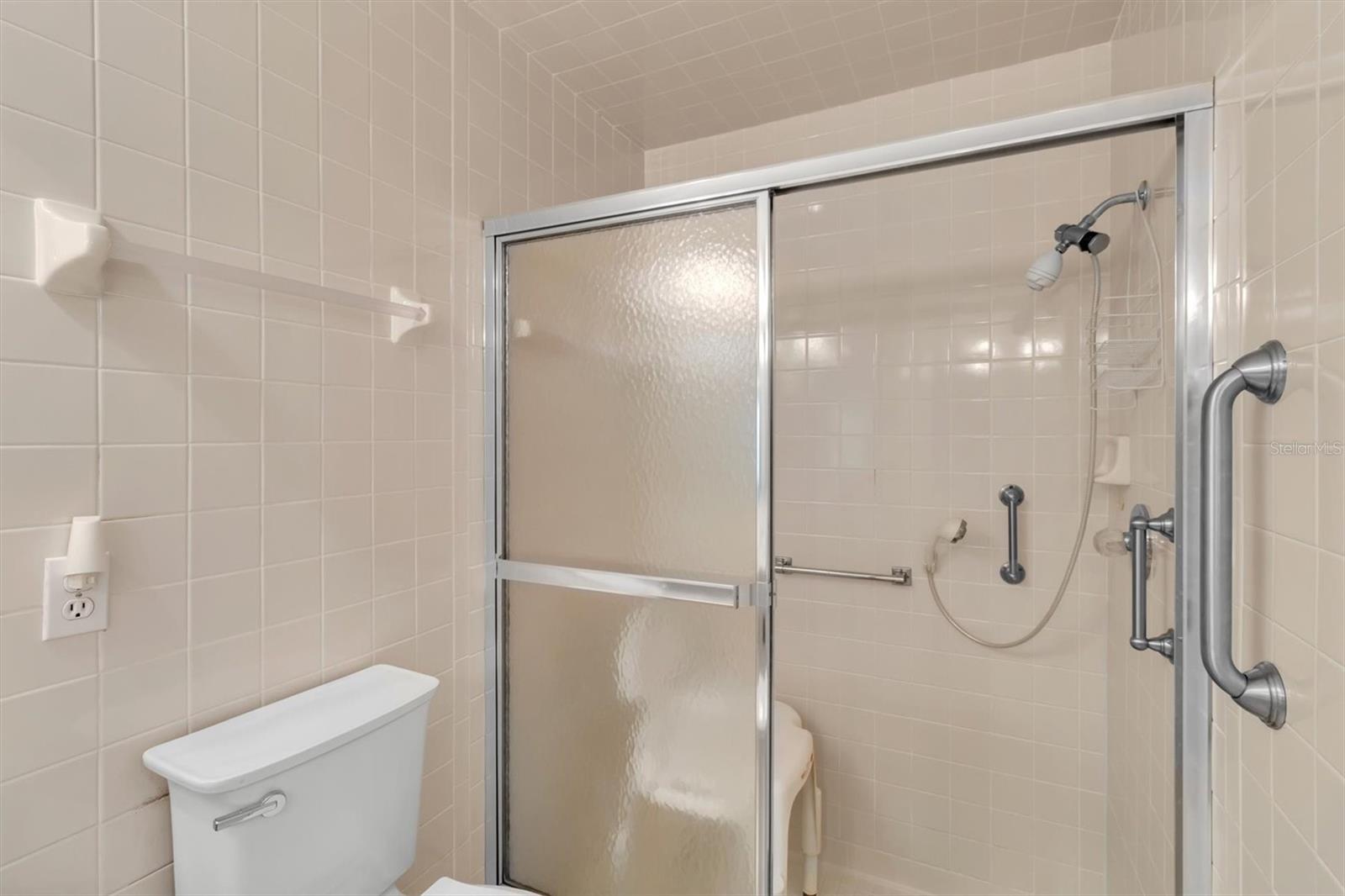 CAMBRIDGE COMMONS CONDO PH 01 - Residential