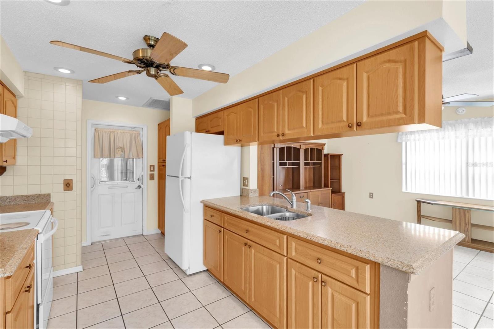 CAMBRIDGE COMMONS CONDO PH 01 - Residential