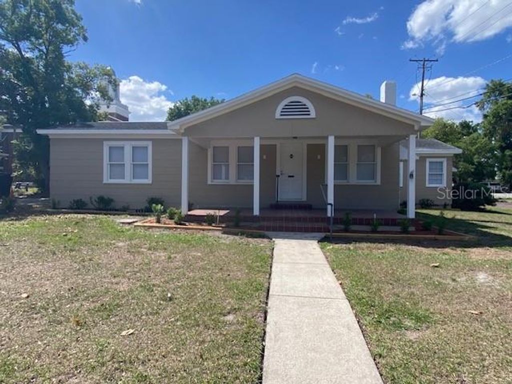 Photo of 407 W Mahoney Street, Plant City, FL 33563 (MLS # TB8500151)