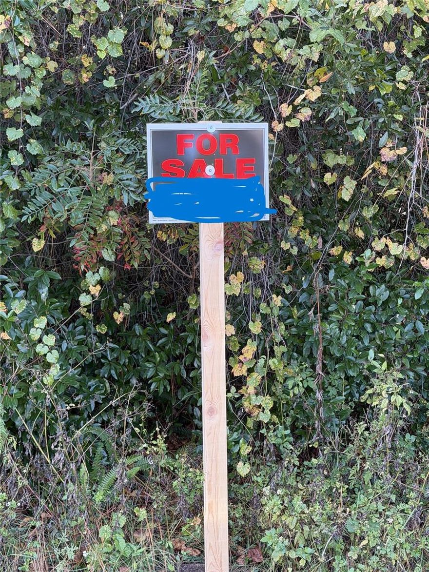 Seller is very motivated make an offer this lot is located near the school, very nice street lots of homes on the street great location .
Buyer to very all measurement and all taxes and legal description .