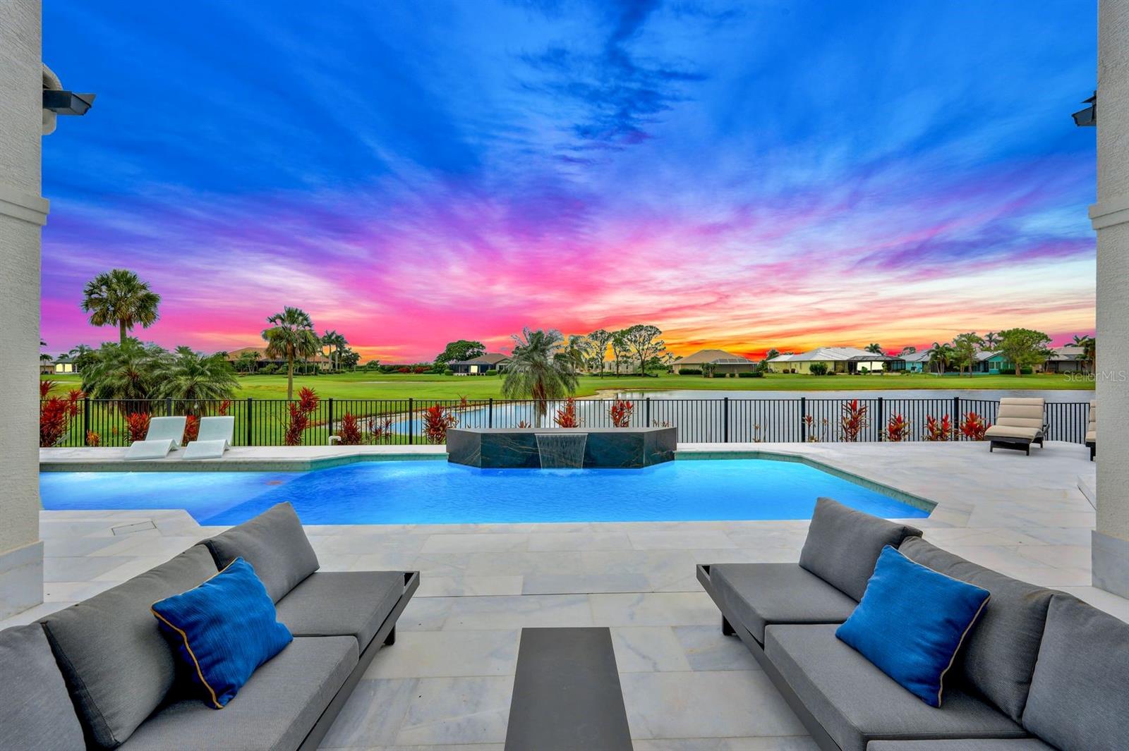 CAPE ROYAL GOLF CLUB - Residential