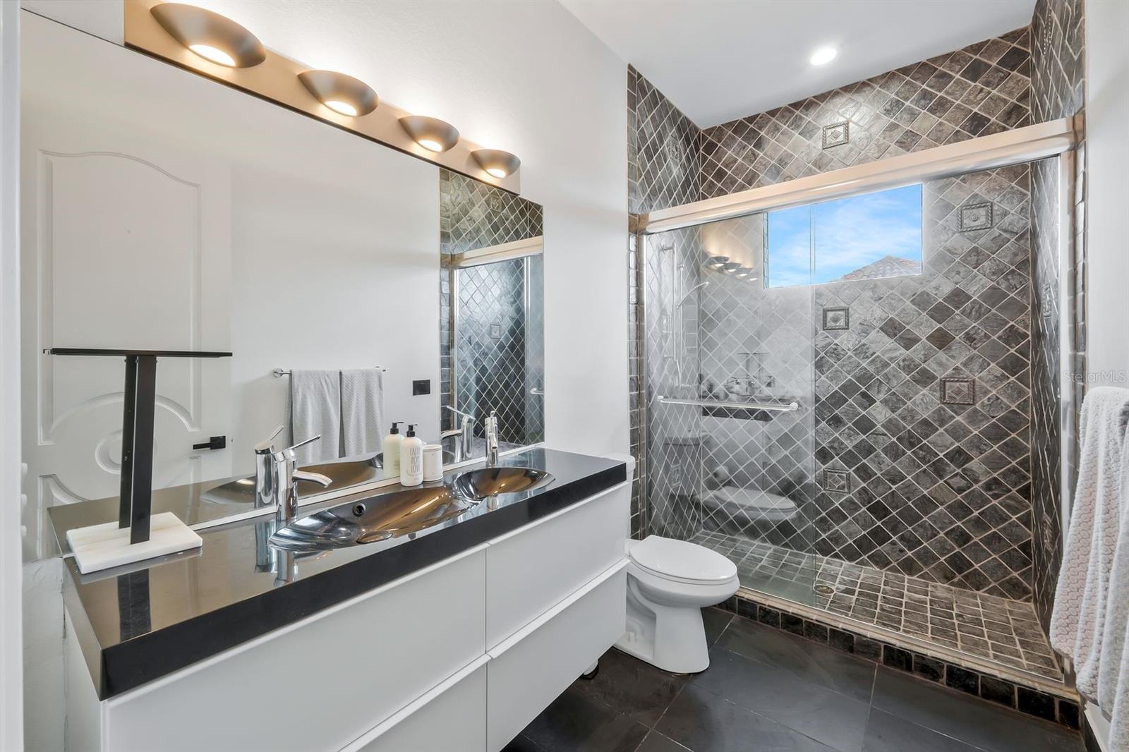 CAPE ROYAL GOLF CLUB - Residential