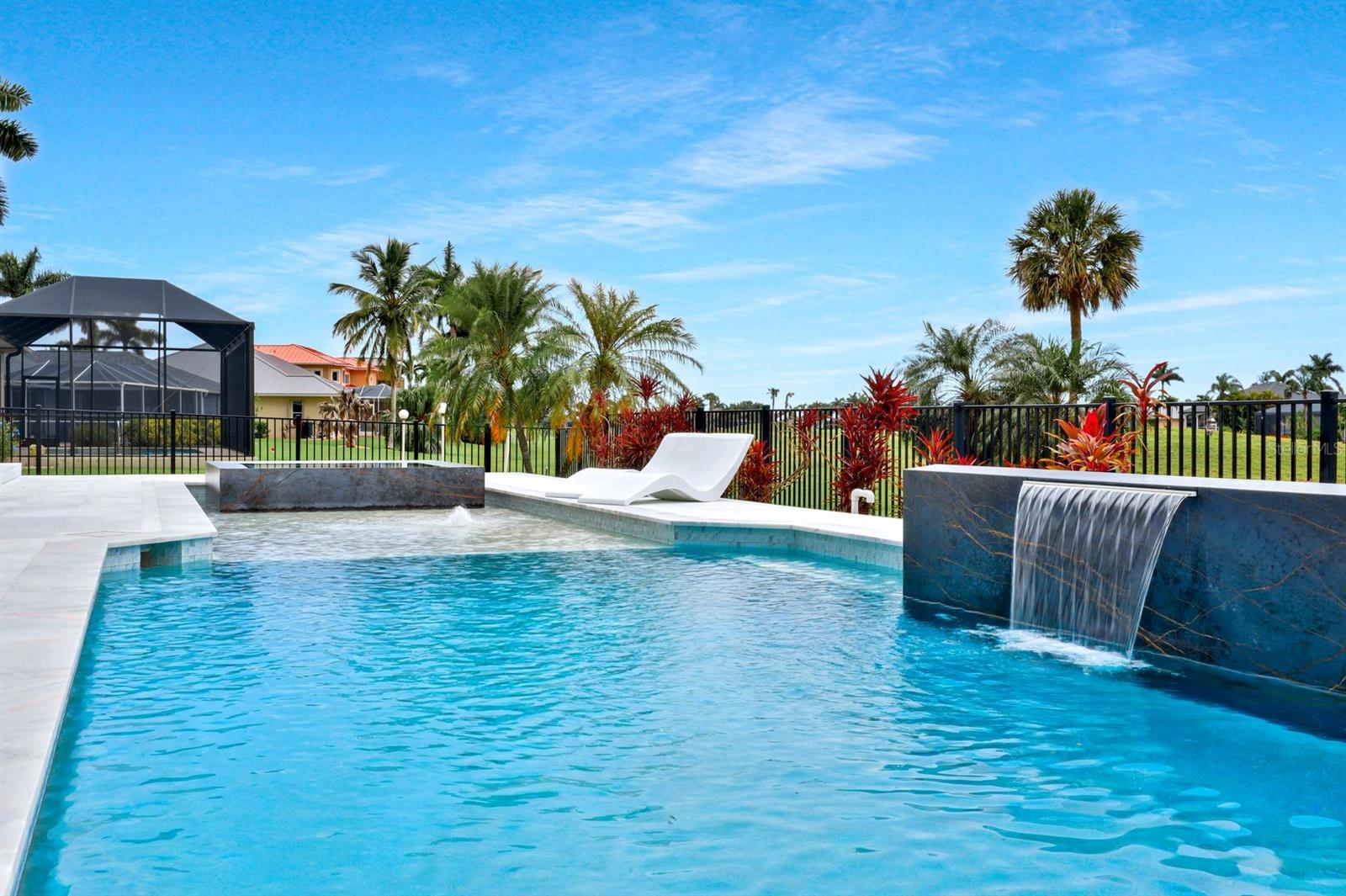CAPE ROYAL GOLF CLUB - Residential