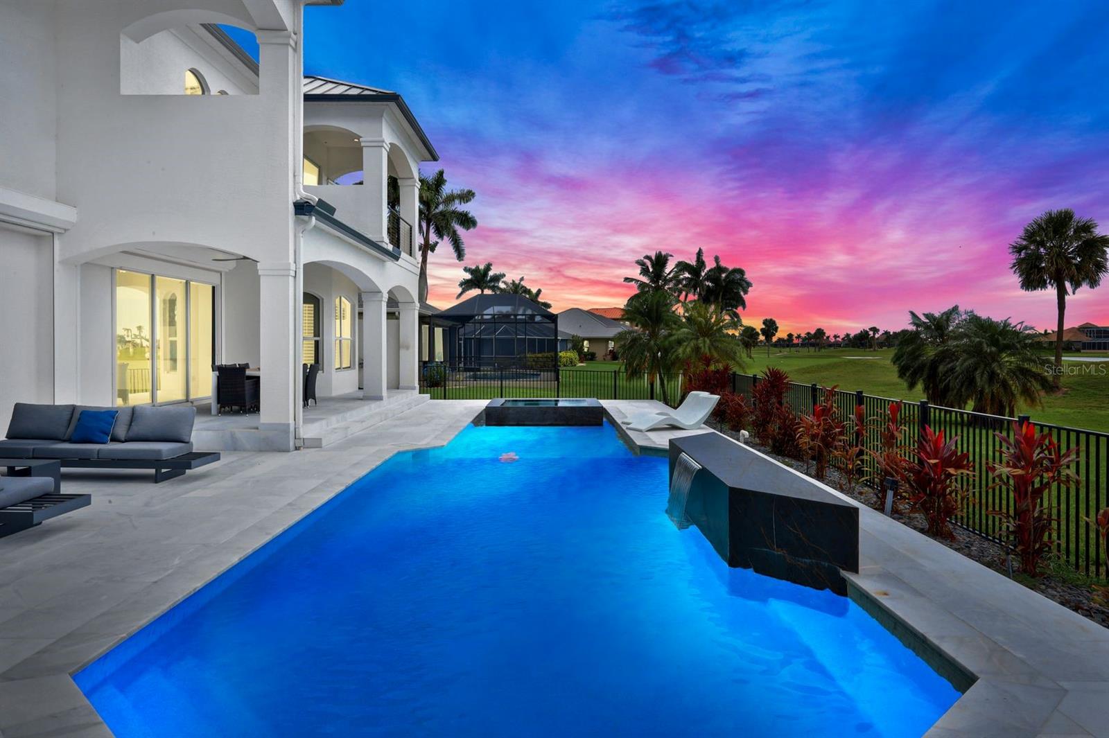 CAPE ROYAL GOLF CLUB - Residential