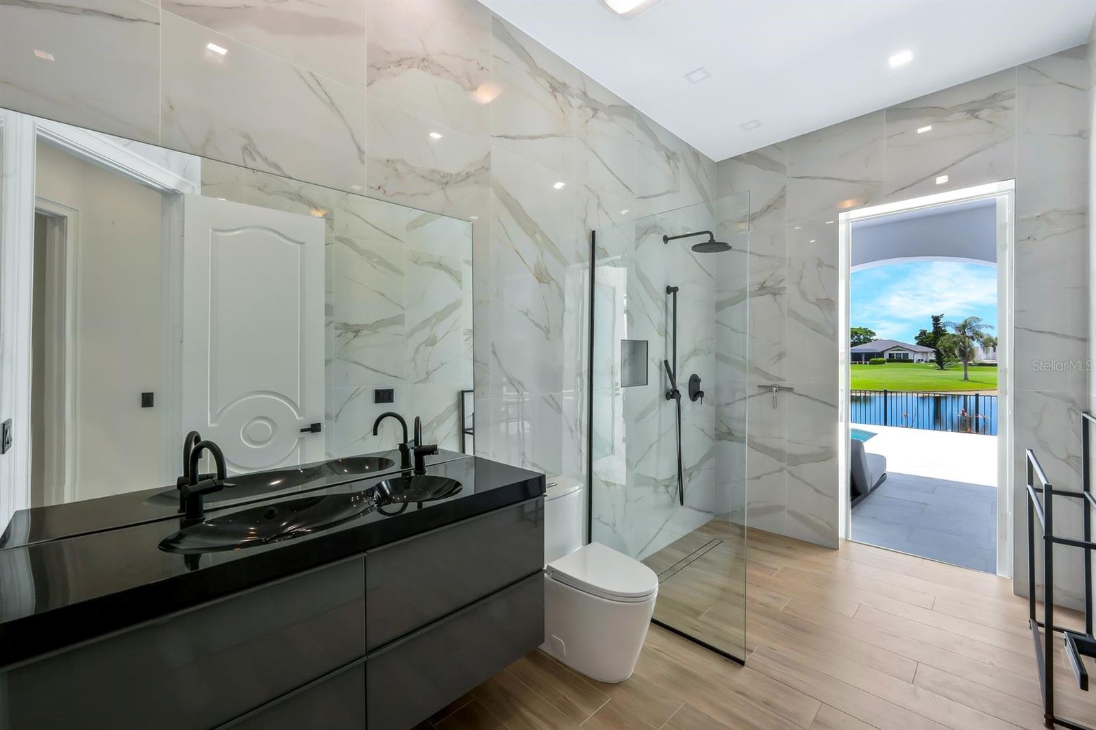 CAPE ROYAL GOLF CLUB - Residential